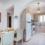 Celini House * Kiotari