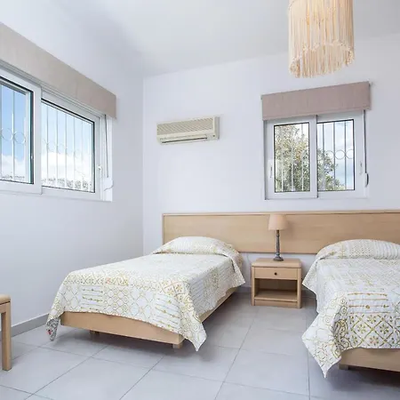 Celini House Case de vacanță *